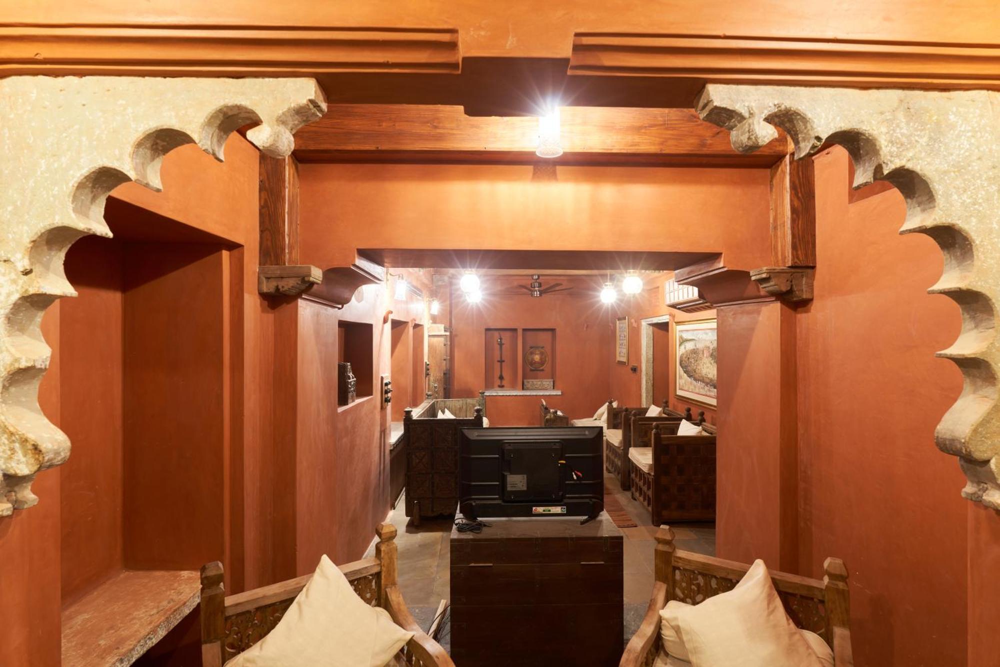 Kaladwas Lal Haveli Hotel Udaipur Bagian luar foto